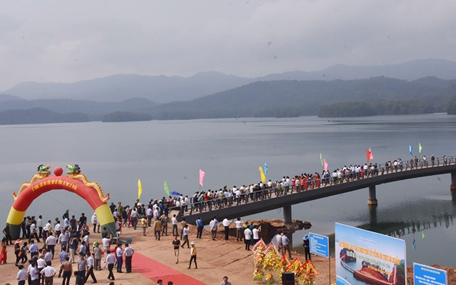 Hà Tĩnh khánh thành cầu vào đền thờ cố Tổng Bí thư Lê Duẩn 