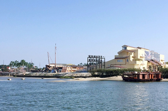 Công viên văn hóa "Ấn tượng Hội An" mới chỉ hoàn thành giai đoạn 1 nhưng đã vấp phải sự phản ứng gay gắt của dư luận.