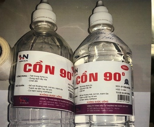 Chai cồn sát trùng này sử dụng hơn 80% cồn công nghiệp methanol.