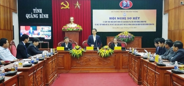 Phó Thủ tướng Vũ Đức Đam phát biểu chỉ đạo hội nghị tại đầu cầu Quảng Bình.