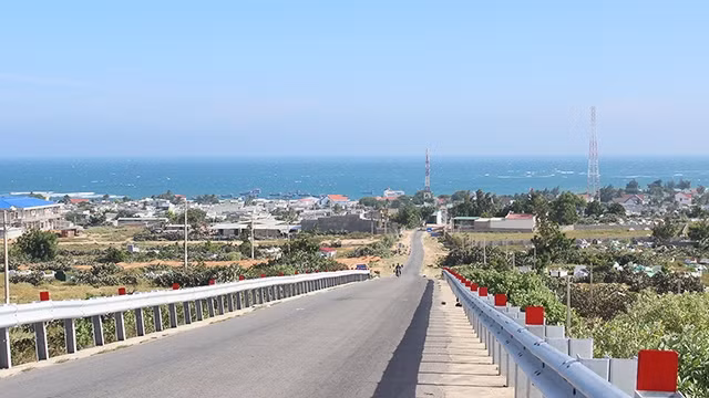 Đường xuống làng chài.