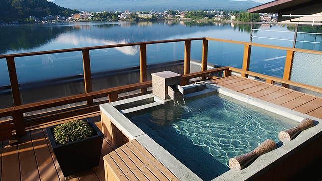 Đến Hakone tắm onsen