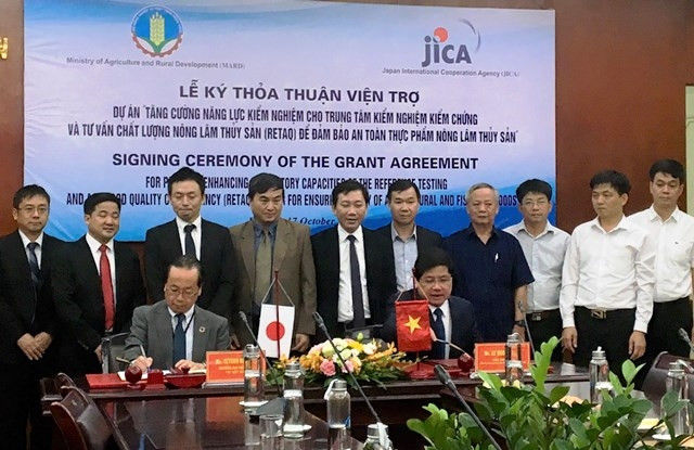 Tại buổi ký kết.