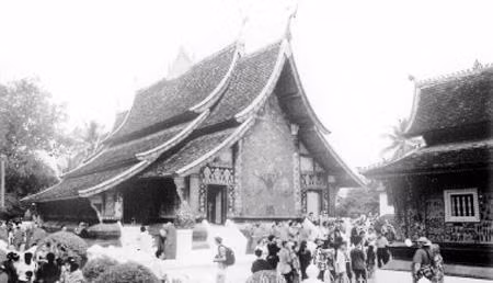 Chùa Xiêng Thoong ở Luông Pha-bang được xây dựng năm 1559.