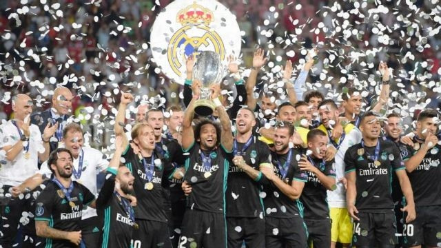 Real Madrid chơi trên chân Man United, xứng đáng đoạt siêu cúp châu Âu 2017.