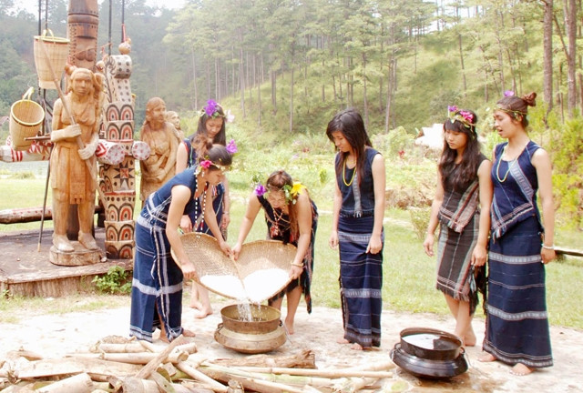 Người Cơ Ho không ám ảnh mùa mưa nữa.