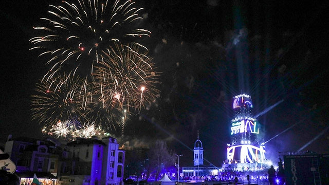 Bữa tiệc âm nhạc và ánh sáng “Thành phố muôn mầu” tại Plovdiv. Ảnh: TASS