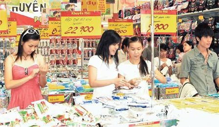 Công khai niêm yết giá để người tiêu dùng và cơ quan quản lý dễ theo dõi. Ảnh: MINH HẰNG