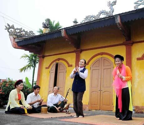 Một buổi tập chèo của CLB chèo làng Khuốc.