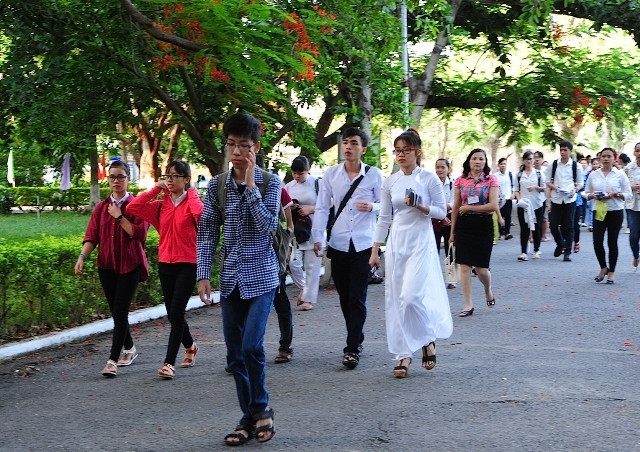 Sáng 1-7, Đà Nẵng có 10.722 thí sinh dự thi môn Toán. (Ảnh: Anh Đào).