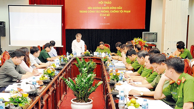Hội thảo Nêu gương người đứng đầu trong công tác phòng, chống tội phạm ở cơ sở do Báo Nhân Dân phối hợp Tổng cục Cảnh sát tổ chức. Ảnh | ĐỨC ANH