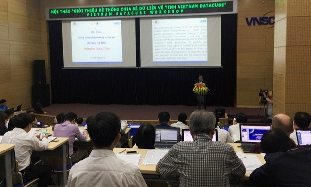 Giới thiệu hệ thống chia sẻ dữ liệu vệ tinh miễn phí