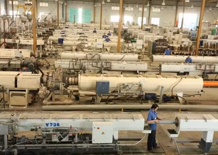 Nhựa Bình Minh là doanh nghiệp đầu tiên sản xuất thành công các loại ống nhựa cỡ lớn: PVC đường kính 630 mm và HDPI đườn