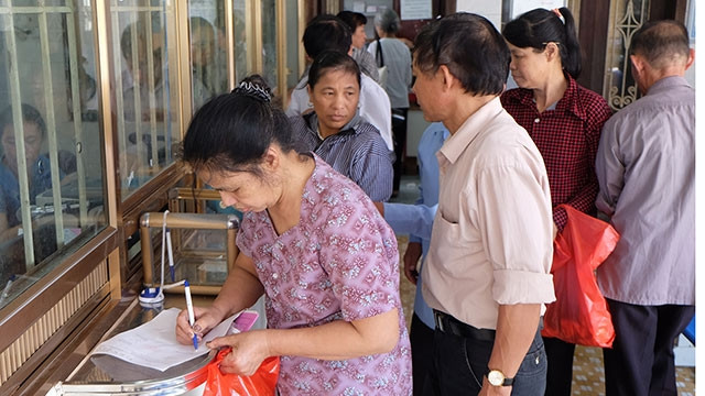 Theo báo cáo của BHXH Việt Nam, nhiều tỉnh, thành phố có số chi khám, chữa bệnh BHYT tăng cao so với dự toán. Ảnh: HẢI ANH