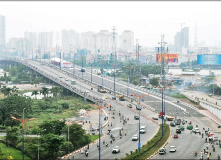 Cầu Sài Gòn 2 - một trong những dự án hạ tầng quan trọng của TP Hồ Chí Minh, được xây dựng bằng nguồn vốn xã hội hóa (hình thức BT).