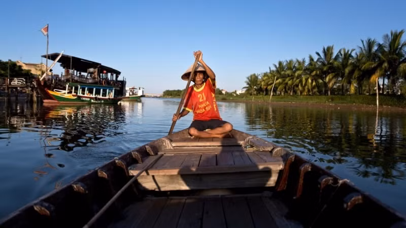 Sông Thu Bồn là một trong những sông nội địa có lưu vực lớn nhất Việt Nam. Phần lớn diện tích lưu vực sông chảy trong địa phận Quảng Nam và TP Đà Nẵng, phần thượng nguồn một phần nằm trên đất Kon Tum 