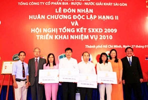 SABECO vinh dự đón nhận
Huân chương Độc lập hạng II.