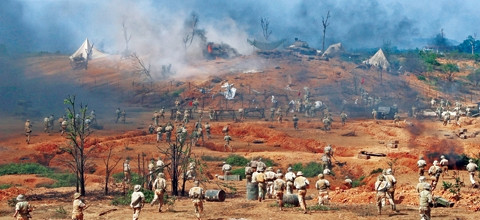 Cảnh trong phim Sống cùng lịch sử.