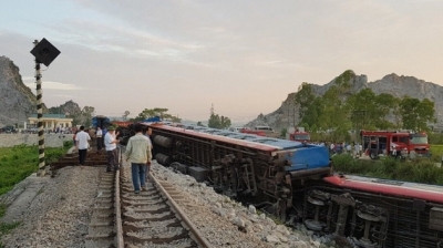 Hiện trường vụ lật tàu SE19.