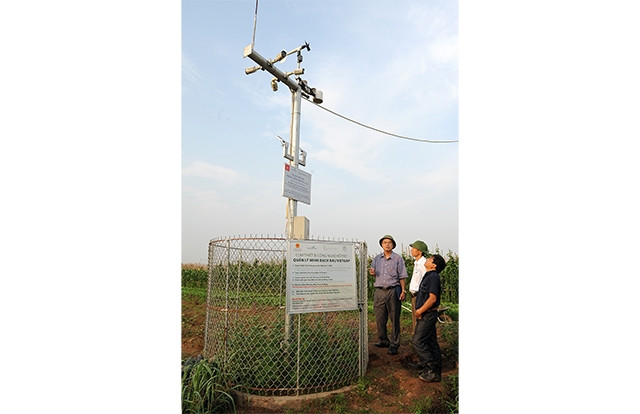 Công ty AgriMedia chuyển giao và lắp đặt cụm thiết bị công nghệ hỗ trợ quản lý minh bạch rau VietGAP tại Hợp tác xã rau sạch Chúc Sơn, huyện Chương Mỹ (Hà Nội).