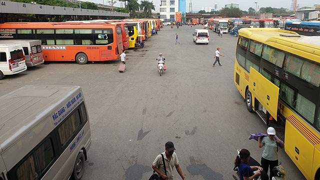 Nhiều doanh nghiệp vận tải đã bỏ không tham gia hoạt động tại bến.