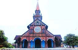Nhà thờ Gỗ ở Kon Tum