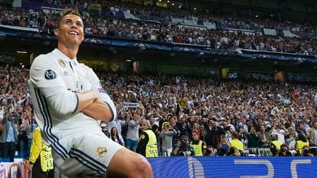 C. Ronaldo lập cú hat-trick ấn tượng cho Real Madrid.