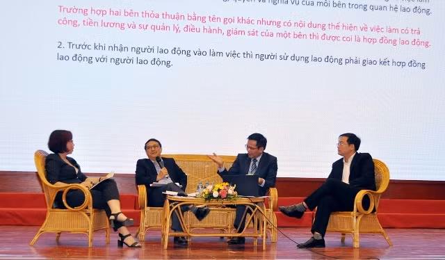 Các diễn giả tham gia buổi tọa đàm.