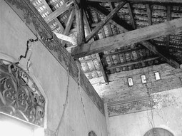 Tan hoang nhà cổ.