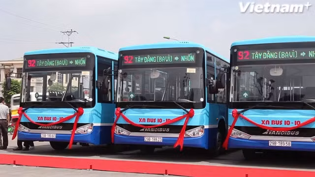 Tuyến xe buýt số 92 (Nhổn - Sơn Tây - Tây Đằng). (Ảnh: Vietnam+)