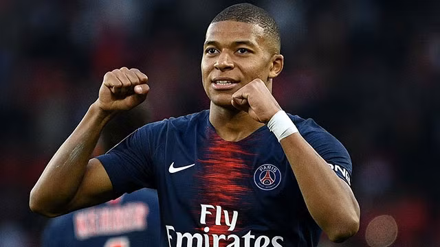 Mbappe “bội thu” danh hiệu