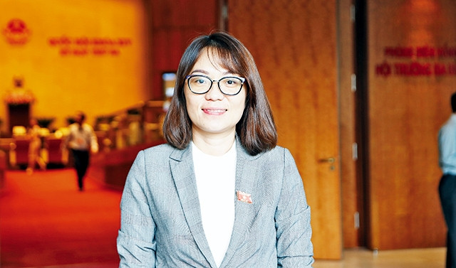 Dùng pháp luật điều chỉnh hành vi của con người