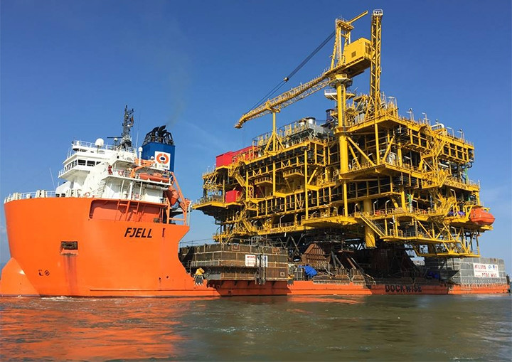 Hạ thủy giàn khoan khai thác cho Ấn Ðộ.