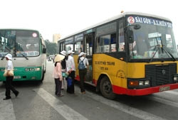TP Hồ Chí Minh tăng cường xe khách trong dịp Tết Ðinh Hợi