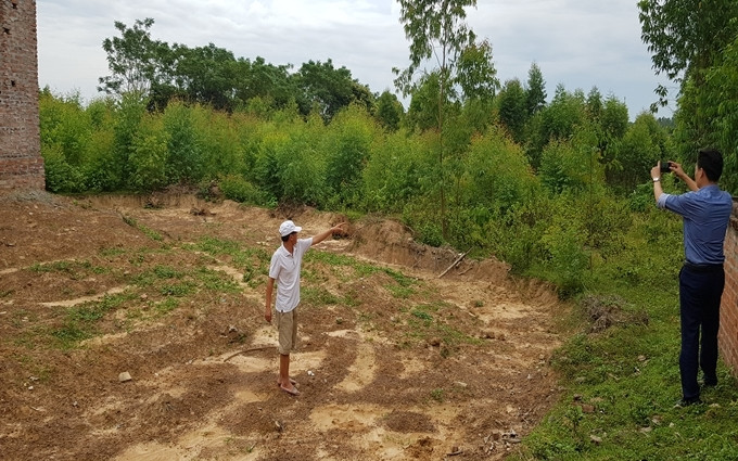 Khu tái định cư bỏ hoang nhiều năm khiến người dân bức xúc.