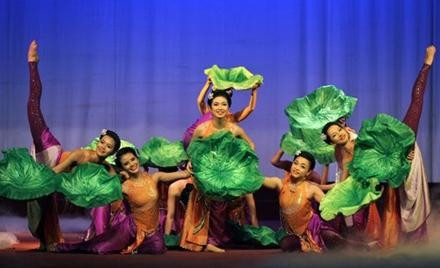 Múa Hương cốm của Nhà hát ca múa nhạc Việt Nam.