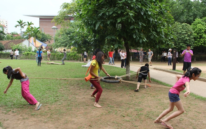 Trò chơi kéo co ba góc (Thái Lan).