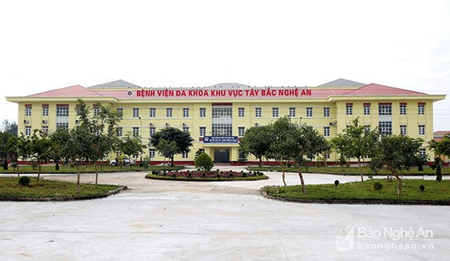 Hai bé song sinh tử vong bất thường sau tiêm vaccine ở Nghệ An