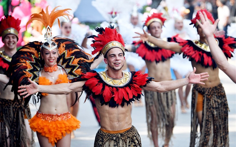 Sun World đưa Carnival sôi động về Hà Nội nhân kỷ niệm “20 năm Thành phố Vì hòa bình”