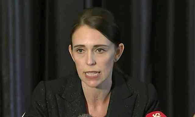Thủ tướng New Zealand Jacinda Ardern phát biểu ý kiến tại buổi họp báo. (Nguồn: Guardian)