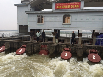 Trạm bơm Đại Định (Vĩnh Phúc) cấp nước phục vụ sản xuất vụ đông xuân.