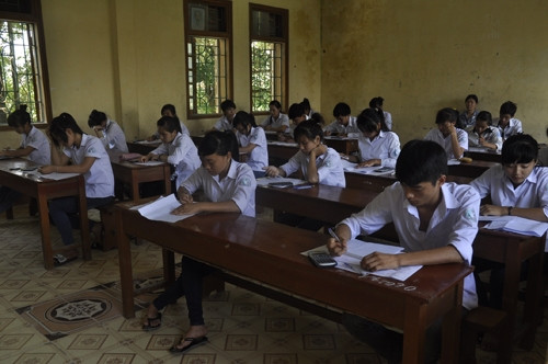 Học sinh thi tốt nghiệp THPT năm 2013 tại Hội đồng thi THPT A Duy Tiên (Hà Nam). Ảnh: MAI QUÝ TÙNG