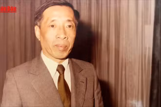 [Video] Sức mạnh ngôn từ trong ngòi bút Nguyễn Thành Lê
