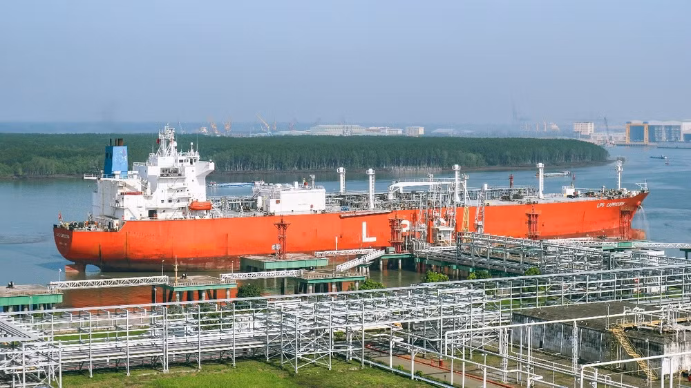 h2-hinh-nh-kho-cng-thi-dim-tip-nhn-tau-lpg-lnh-cp-bn.jpg