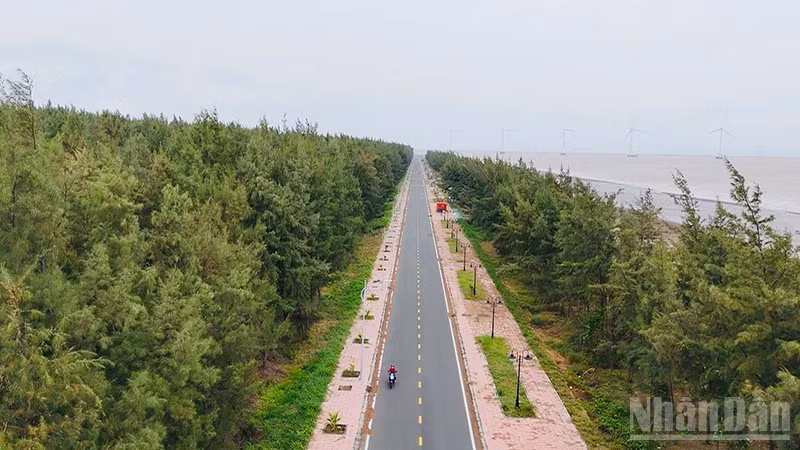 Hạ tầng giao thông phục vụ phát triển du lịch biển tại phường Trường Long Hòa, tỉnh Vĩnh Long.