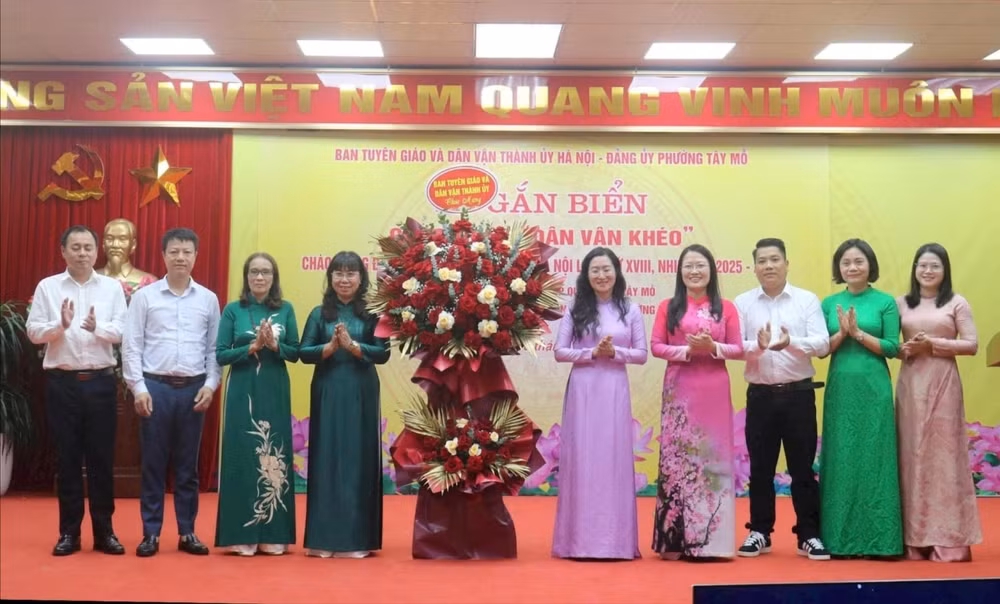 phuong-tay-mo.jpg