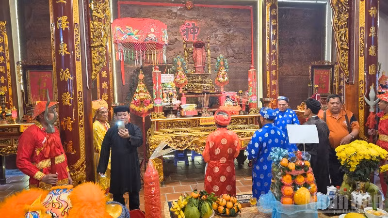 Nghi thức cúng bái tại Lễ Kỳ Yên Thượng Điền Đình Thần Tân An.