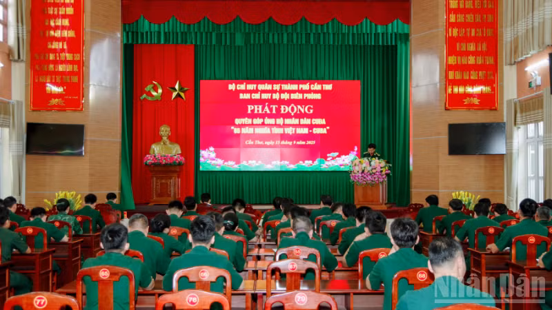 Quang cảnh buổi lễ phát động.