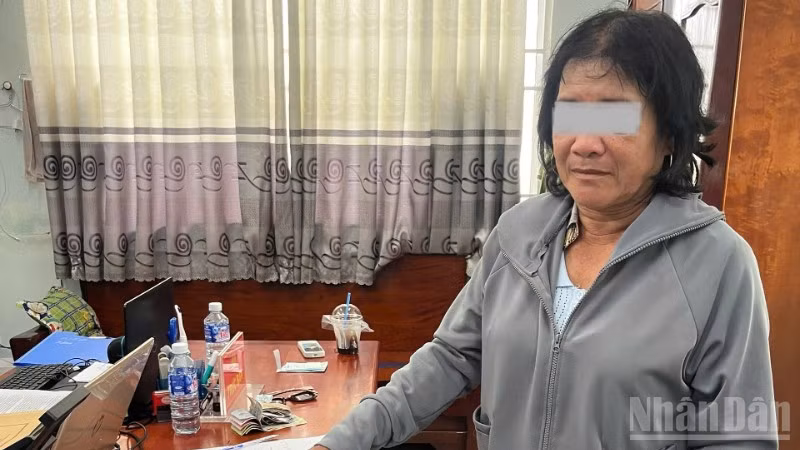 Đối tượng Huỳnh Thị Luyến Anh tại cơ quan công an.