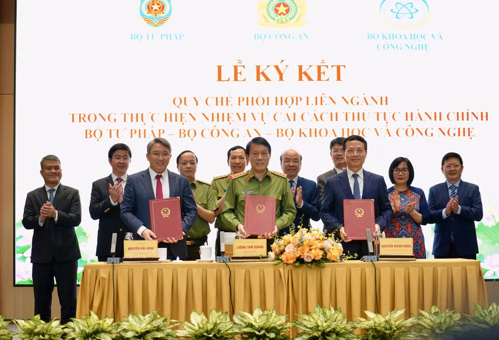 Bộ trưởng Bộ Công an - Bộ Tư pháp - Bộ Khoa học và Công nghệ ký kết Quy chế phối hợp liên ngành.